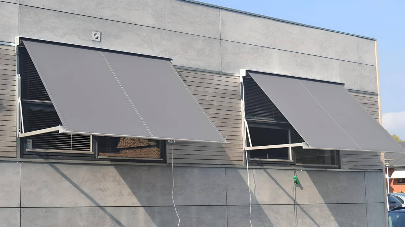 Store à l'italienne prêt à poser : elegance & confort pour votre façade